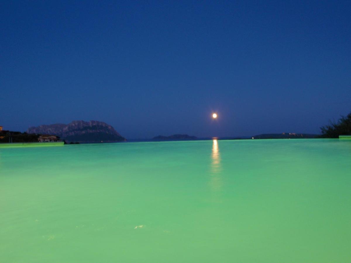 Villa And Pool Tavolara View Porto Istana Exterior photo