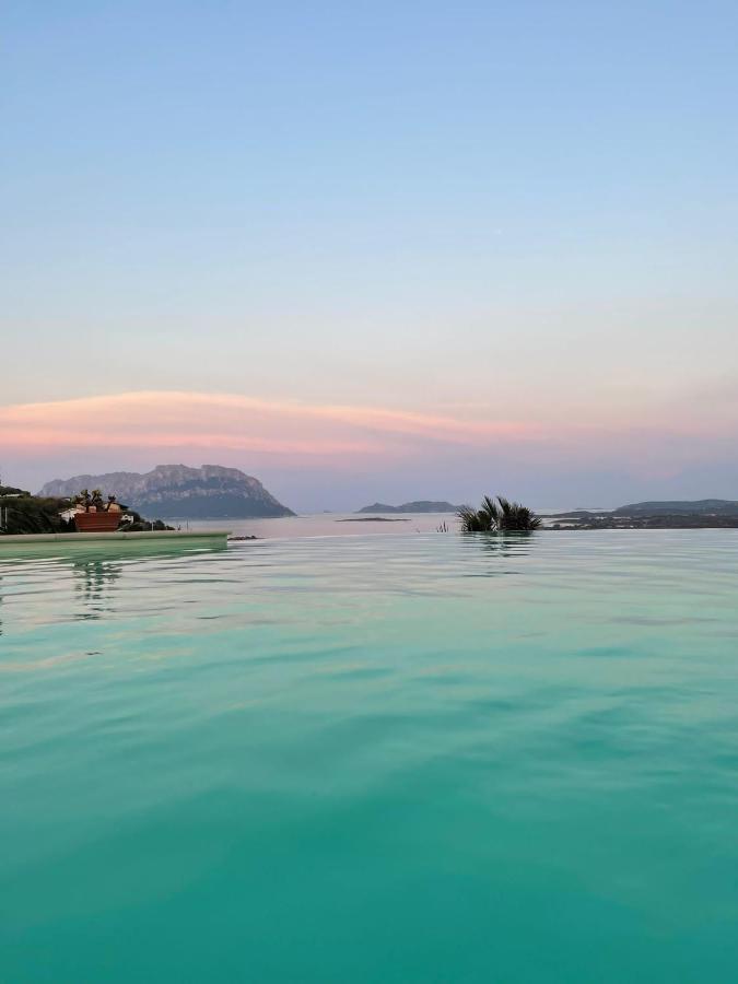 Villa And Pool Tavolara View Porto Istana Exterior photo